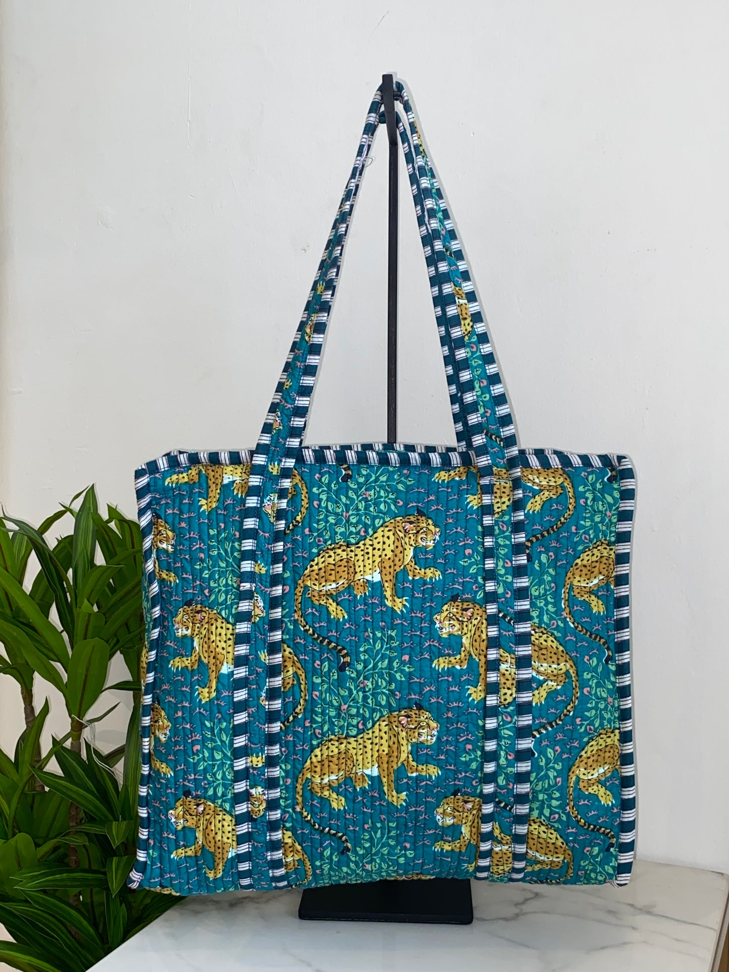 Cotton Fabric Tote w/ Zipper (Assorted)