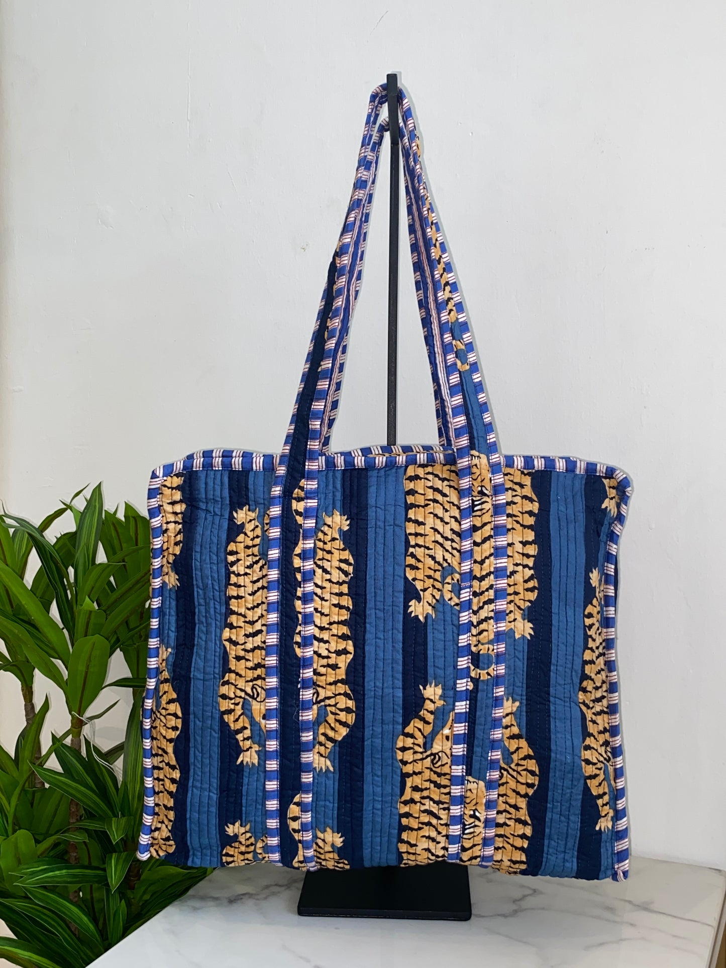 Cotton Fabric Tote w/ Zipper (Assorted)