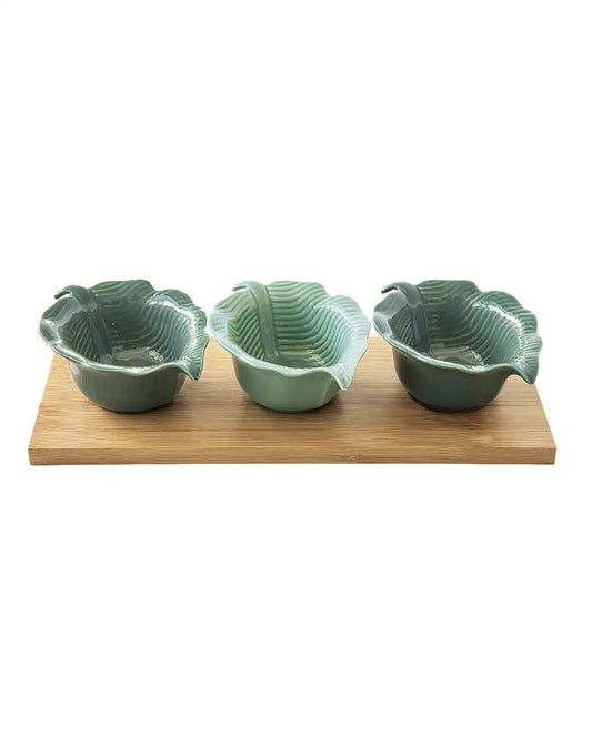 Appetizer Set with Three Leaf Shaped Bowls on Bamboo Tray Madagascar
